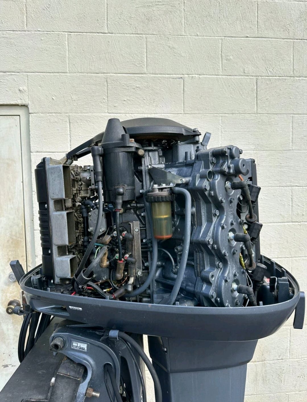 Yamaha 150HP 2 Stroke Carbureted Outboard Engine W/ Long 20" Shaft - Image 3