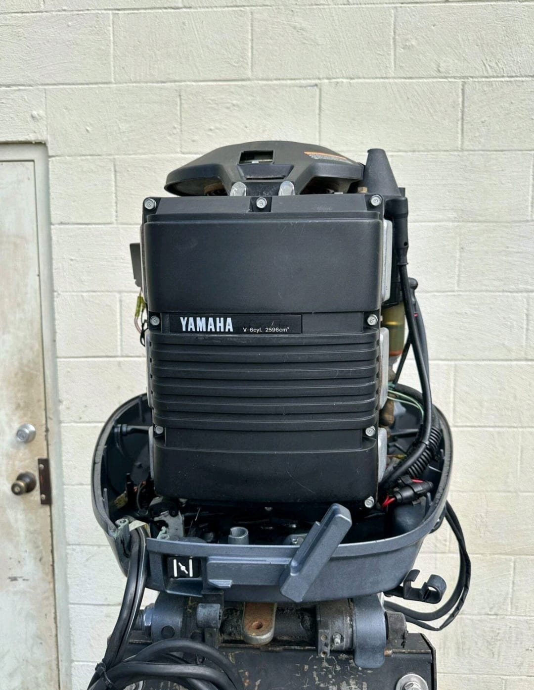 Yamaha 150HP 2 Stroke Carbureted Outboard Engine W/ Long 20" Shaft - Image 4