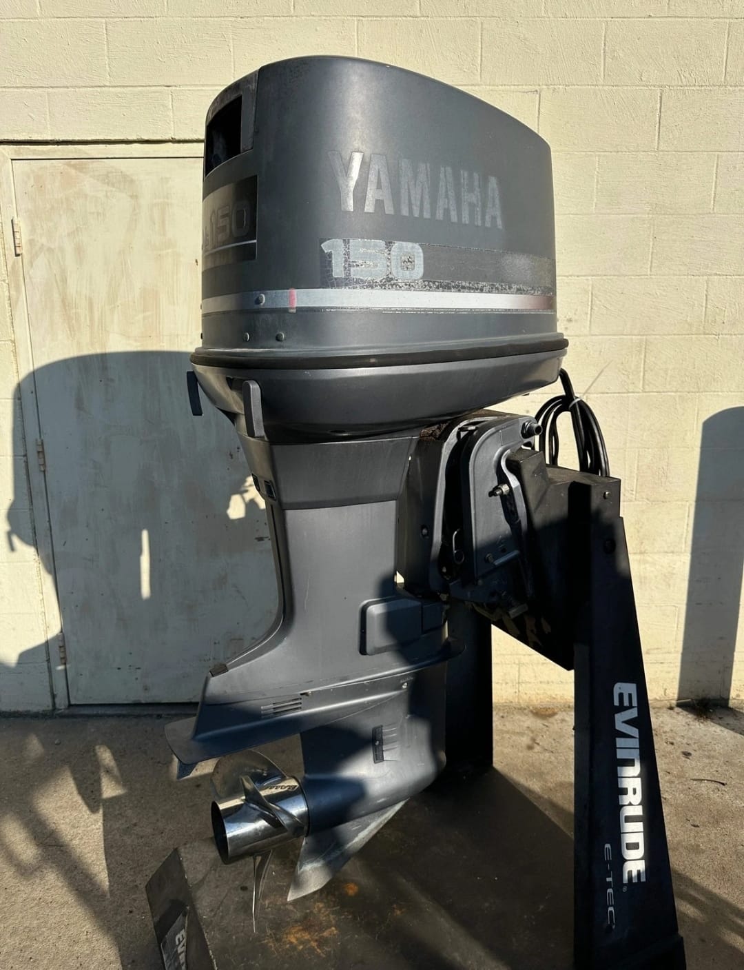 Yamaha 150HP 2 Stroke Carbureted Outboard Engine W/ Long 20" Shaft - Image 7